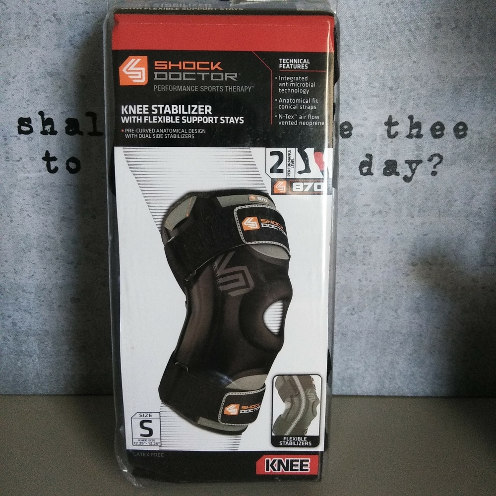 Shock doctor knee stabilizer unisex.